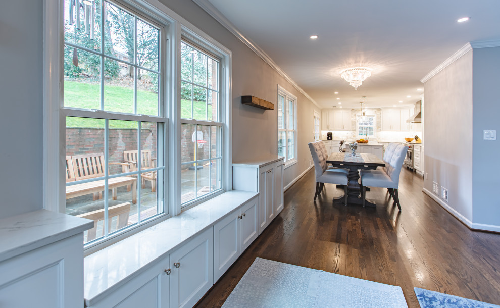 Example of a transitional home design design in DC Metro