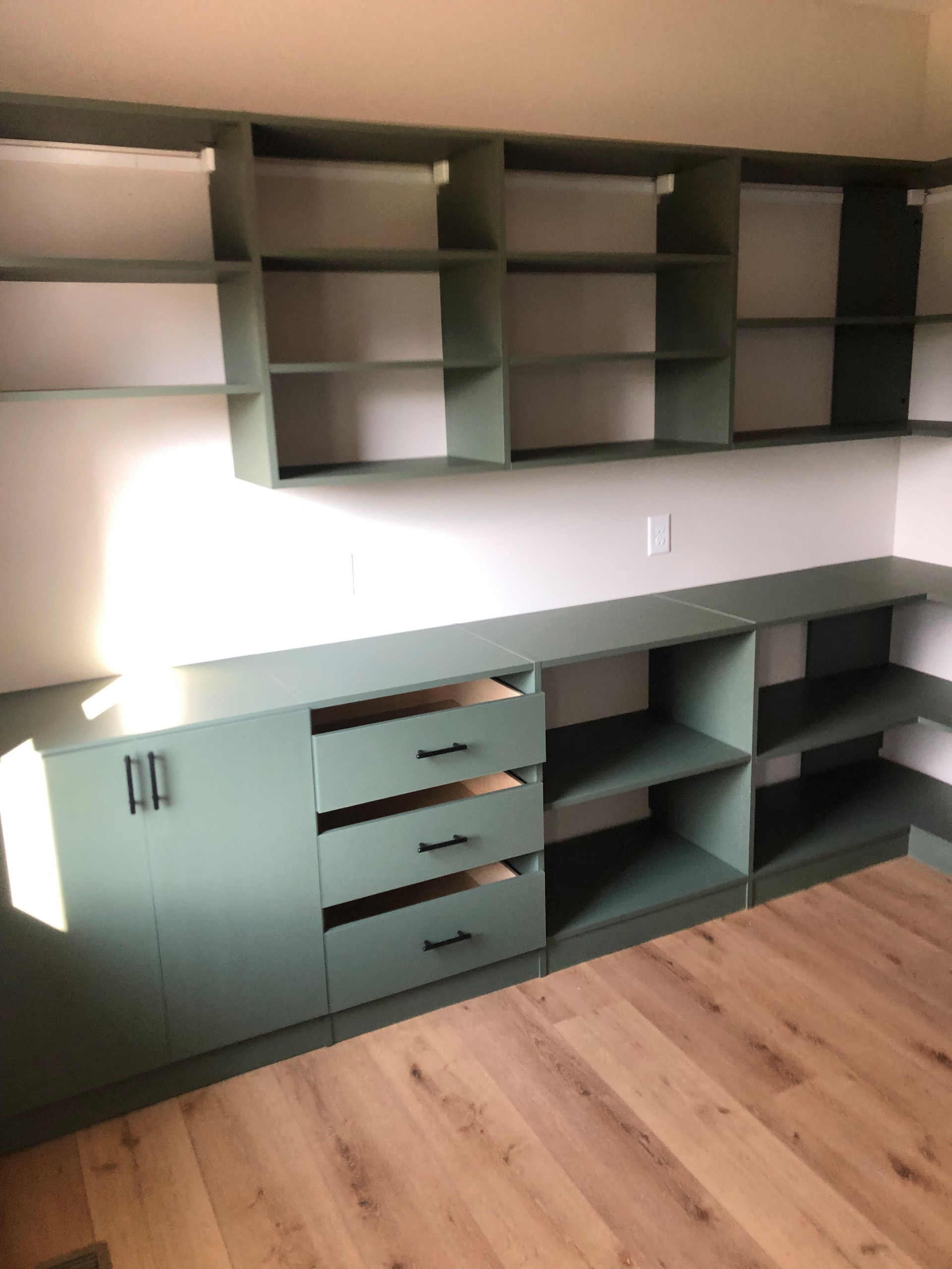 Smoke Green Walk-in Pantry