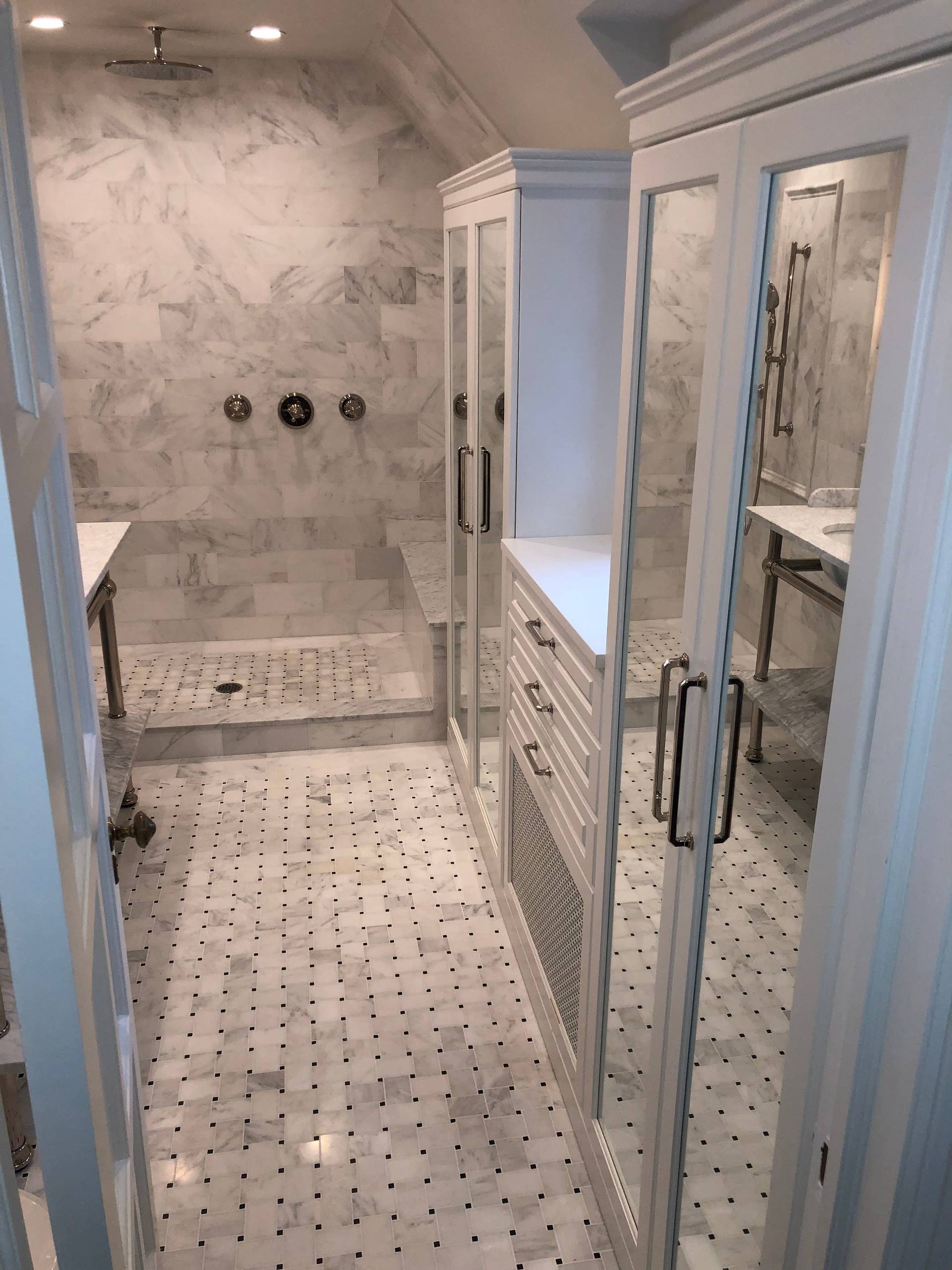 Silverman’s master bathroom