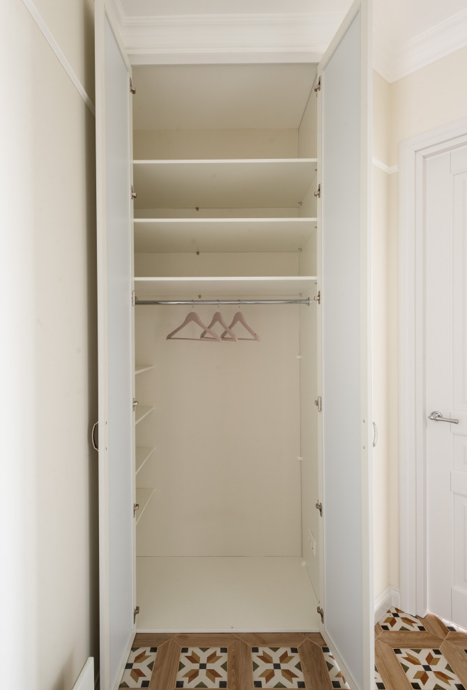 Шкафы и тумбы