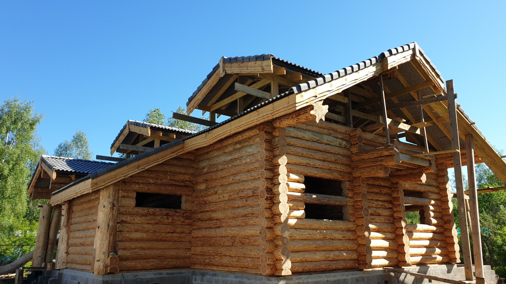 Дом из бревна ручной рубки 173 м.кв.