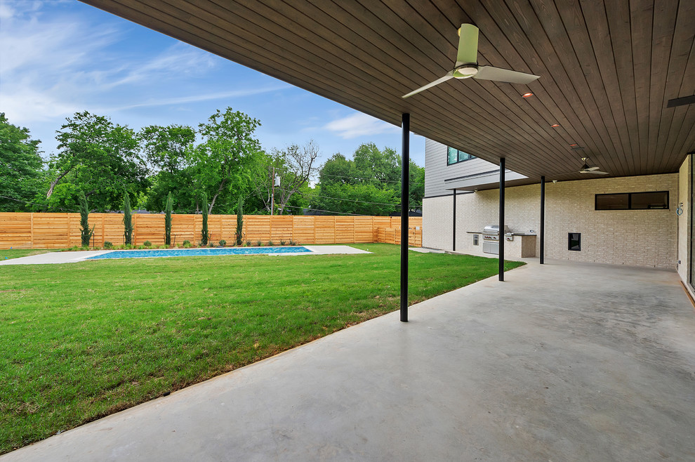 Photo of a modern verandah in Dallas.