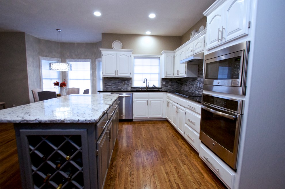 Inspiration for a large transitional kitchen remodel