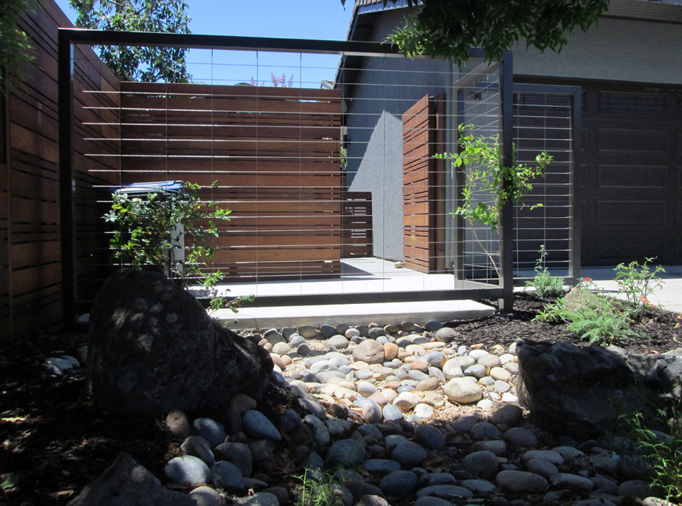Design ideas for a contemporary garden in San Francisco.