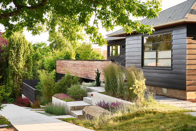 Modern Attached ADU - Contemporáneo - Jardín - Portland - de