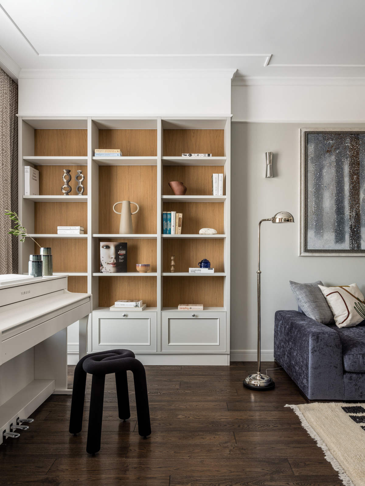 Светлая квартира для ценителей искусства в Москве 120 кв.м.