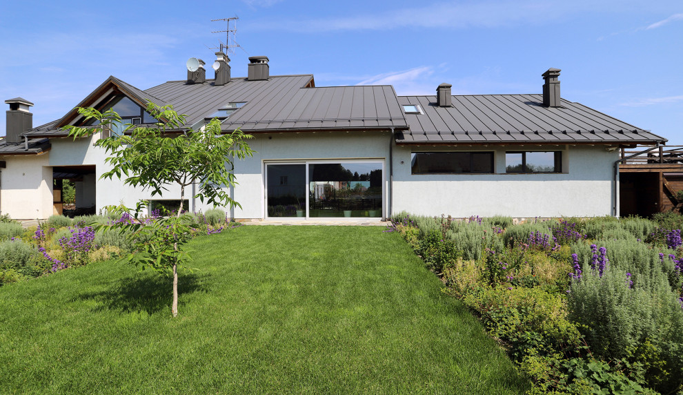 сад у стен цвета кладонии