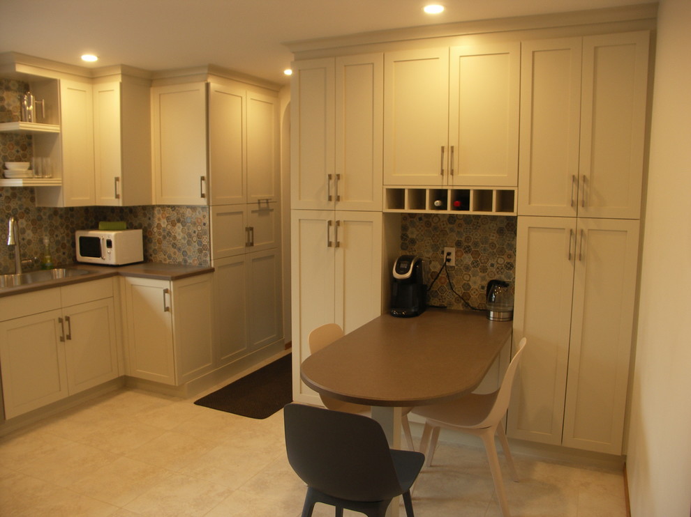 Kitchen - transitional kitchen idea in Edmonton