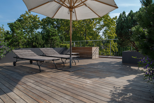 Holzterrasse contemporary-deck