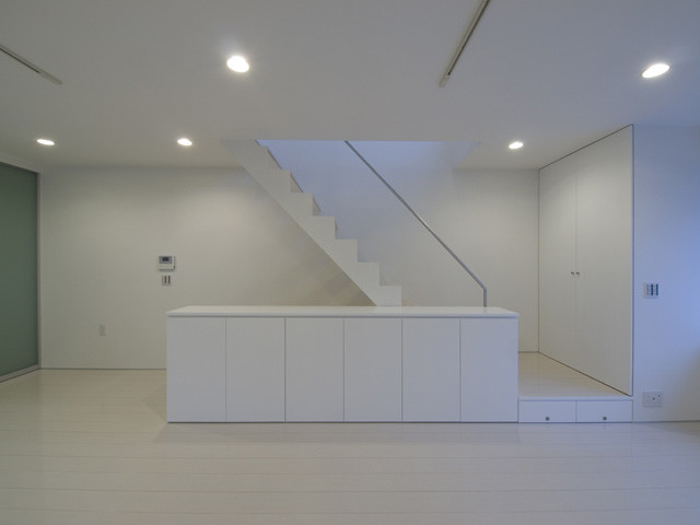 Photo of a modern home design in Yokohama.