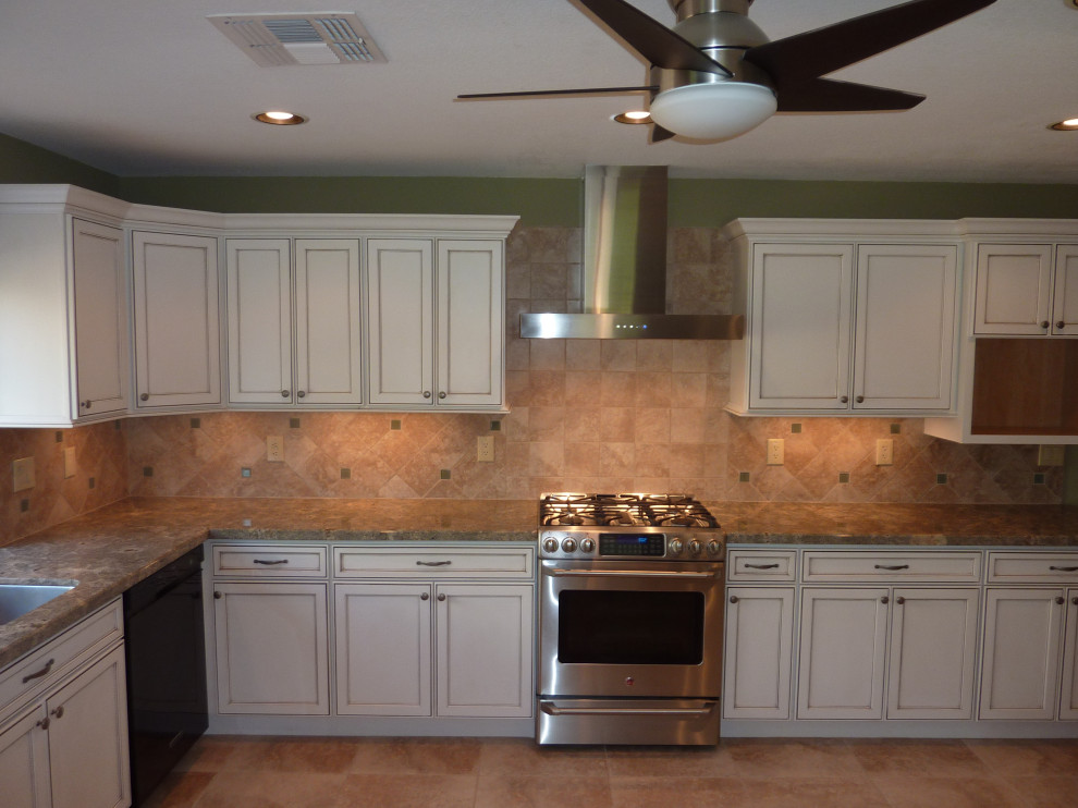 Kitchen - kitchen idea in Phoenix
