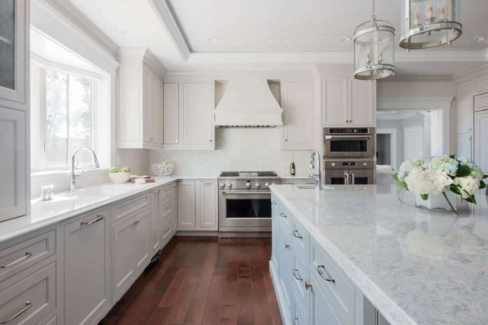 Kitchen - transitional kitchen idea in Boston