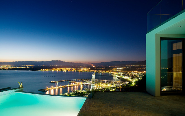 Villa in Roses &middot; Ausblick porche