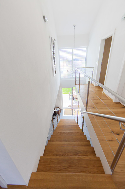 Aumer Massivhaus - Interior modern-staircase