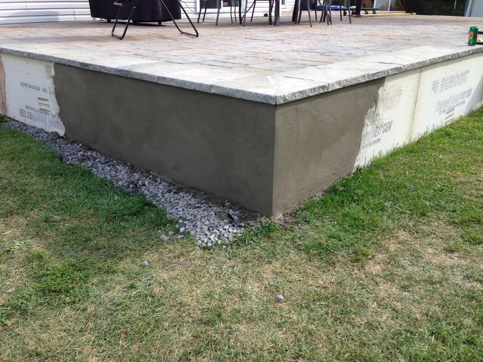 Inspiration for a huge transitional backyard deck remodel in Toronto
