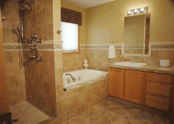 BATHROOM REMOLDING
