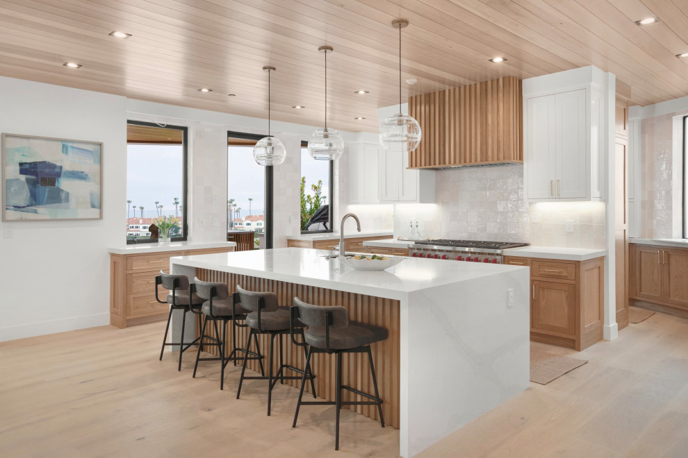 Inspiration for a transitional home design remodel in Orange County