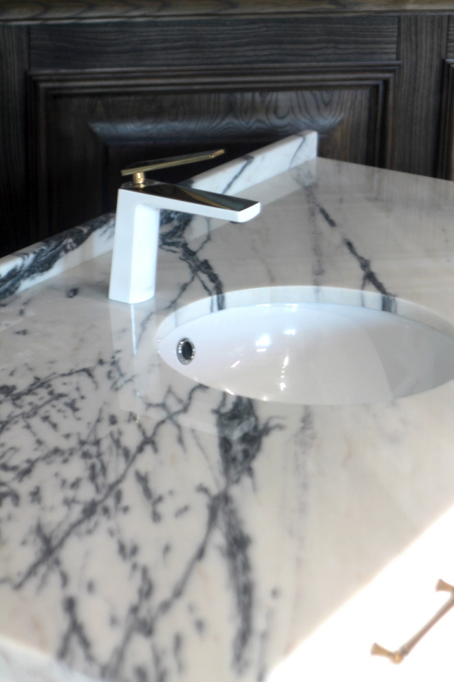 Тумба в ванную со столешницей из мрамора