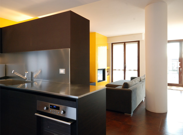 Una casa a Milano trendy-dagligstue