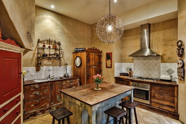 Aldgate // Rustic Custom Built Home rustic-kitchen