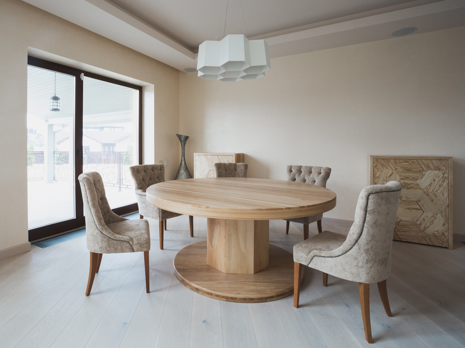 Комод и Стол