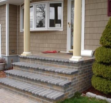 Entryway - traditional entryway idea in New York