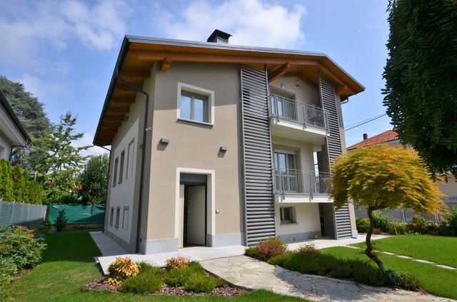 Casa contemporary-exterior