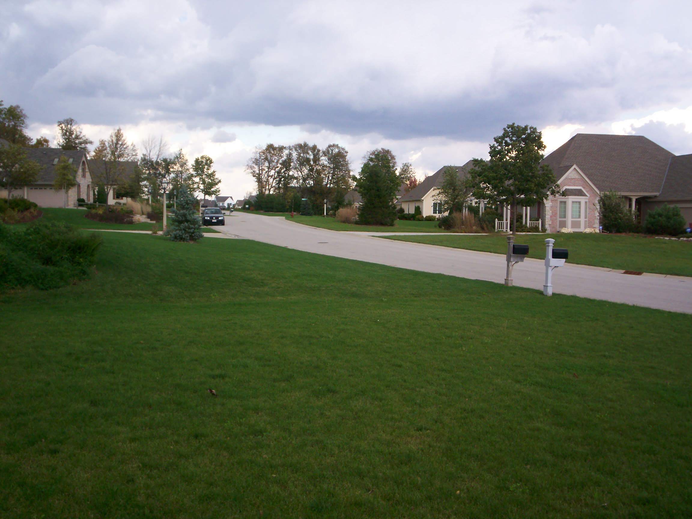 Traditional Front Landscape - Germantown, WI