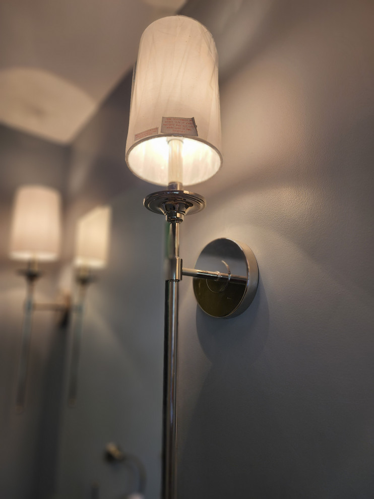 Transitional home design photo in Boston