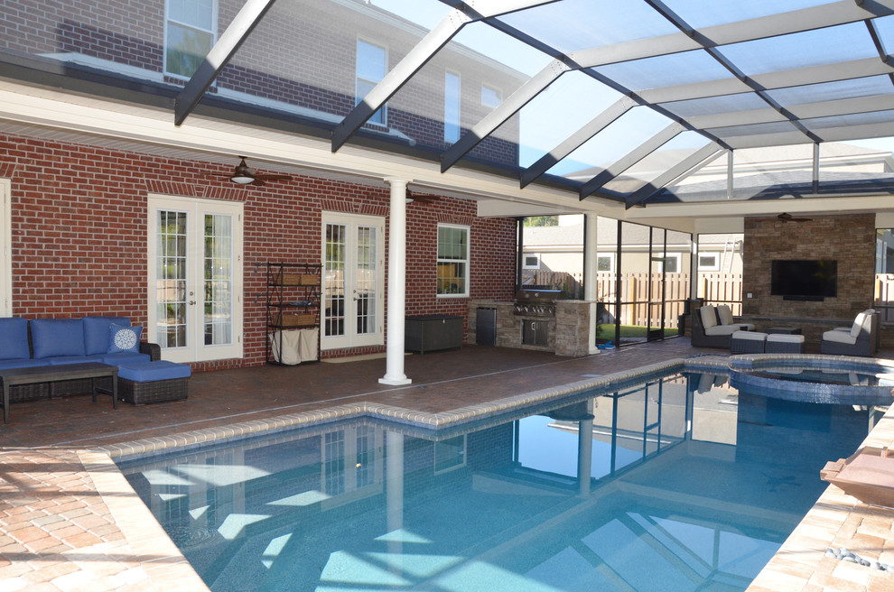 Photo of a contemporary pool in Jacksonville.