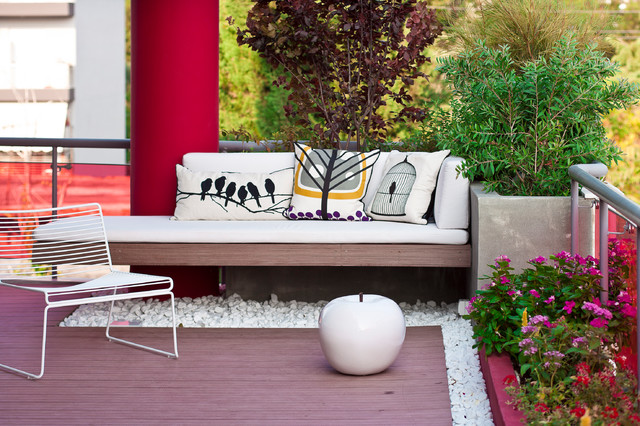 Private balcony contemporaneo-terraza-y-balcon