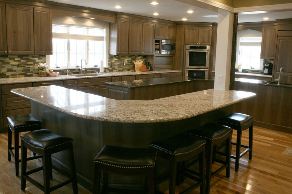 Example of a transitional kitchen design in Cleveland