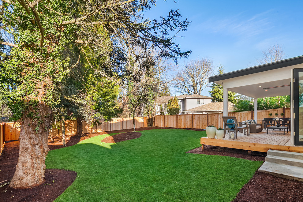 Transitional home design photo in Seattle