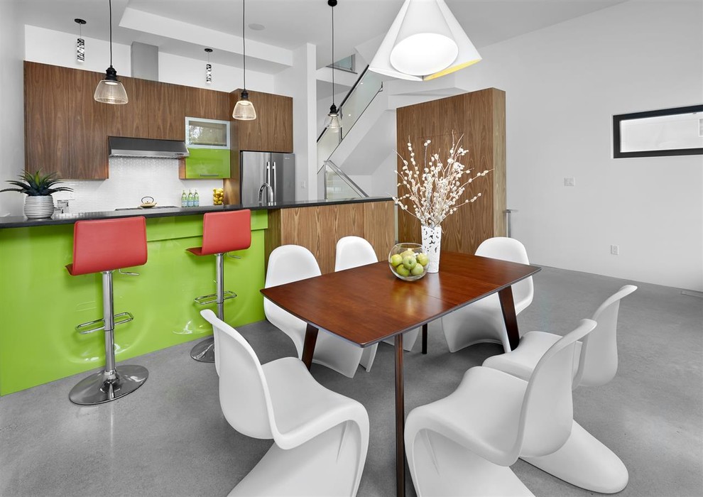 Example of a minimalist home design design in Edmonton
