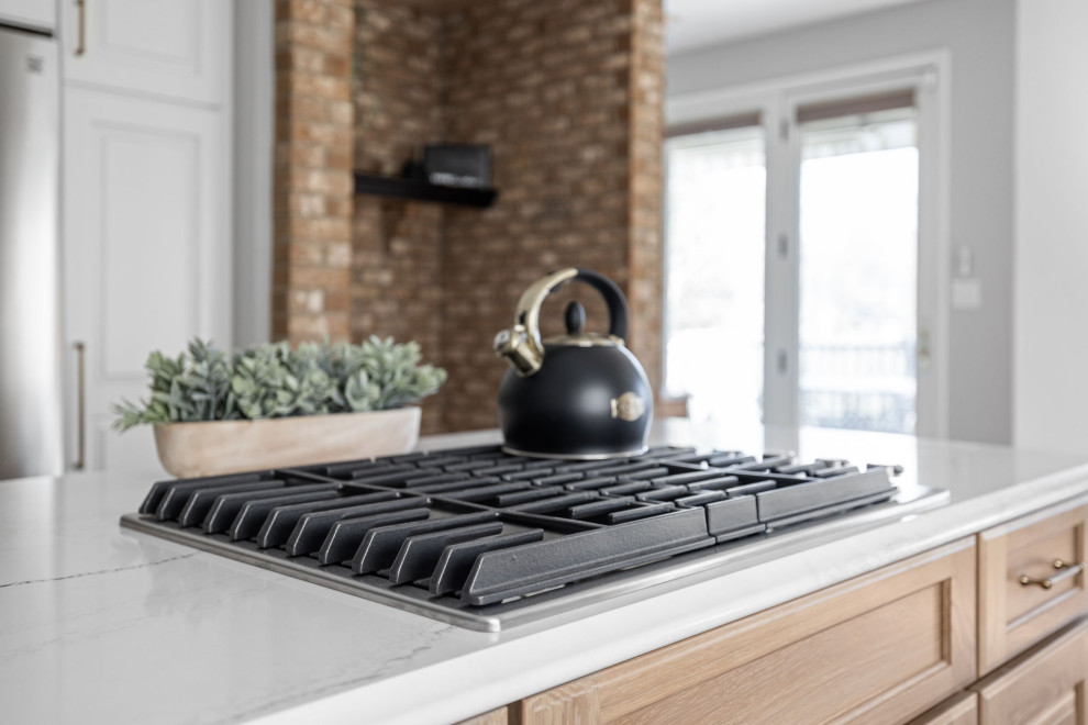 Transitional kitchen photo in Indianapolis