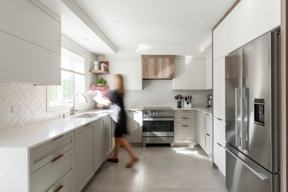 Bright Transitional Kitchen Blainville