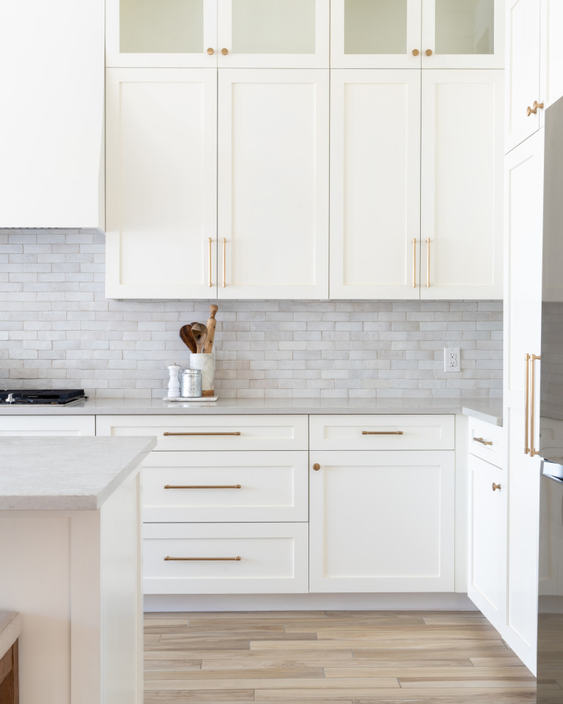 Kitchen - kitchen idea in Austin