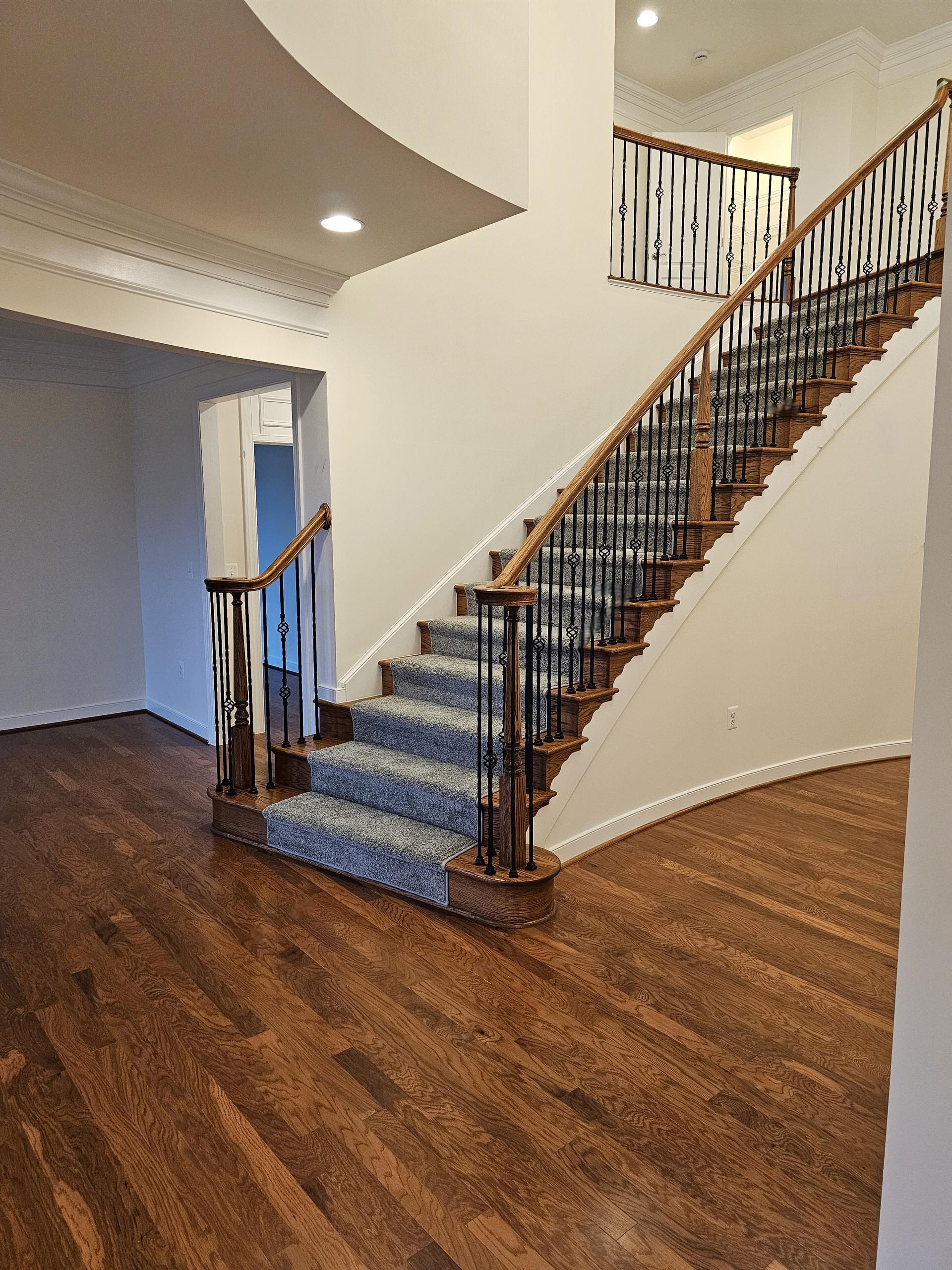 128_Grand Entryway Elliptical Staircase, Nokesville, VA 20181