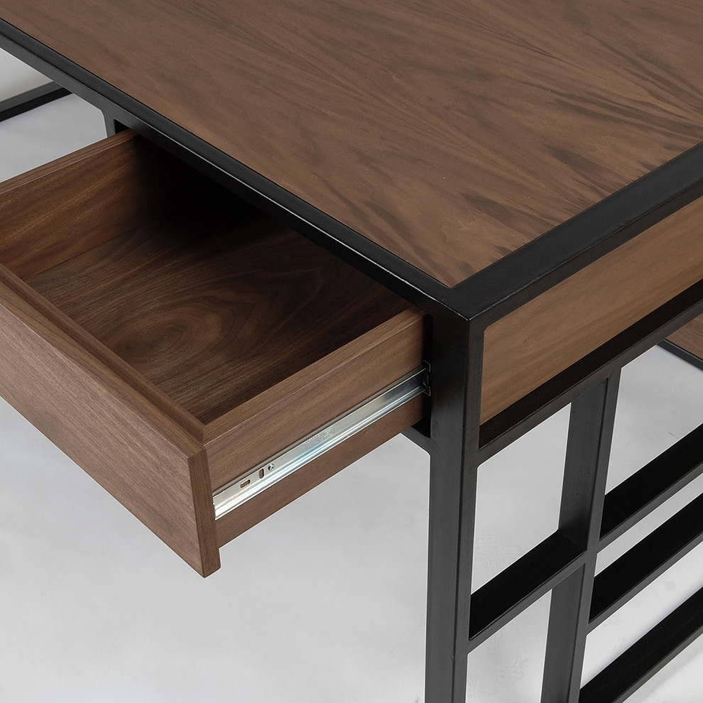 Рабочий стол Millenium от российского производителя Intelligent Design