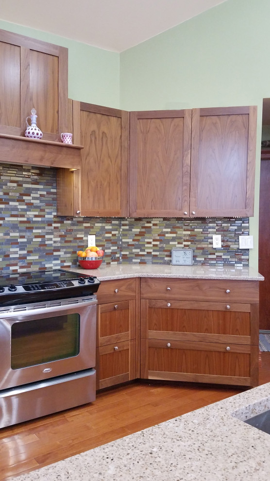 Example of a transitional kitchen design in Cedar Rapids