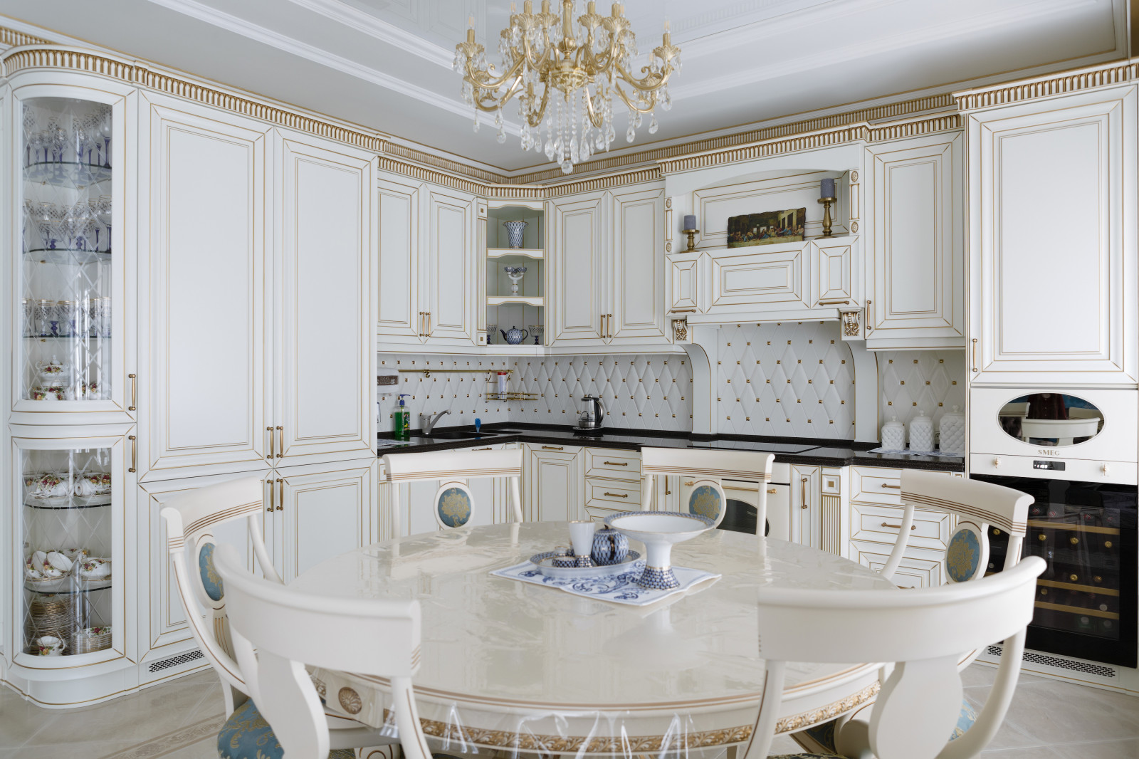 Дом с дворцовой роскошью.