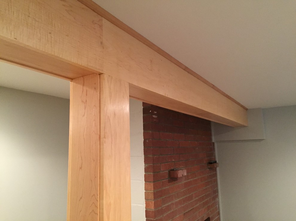 Basement - mid-sized transitional look-out basement idea in Seattle