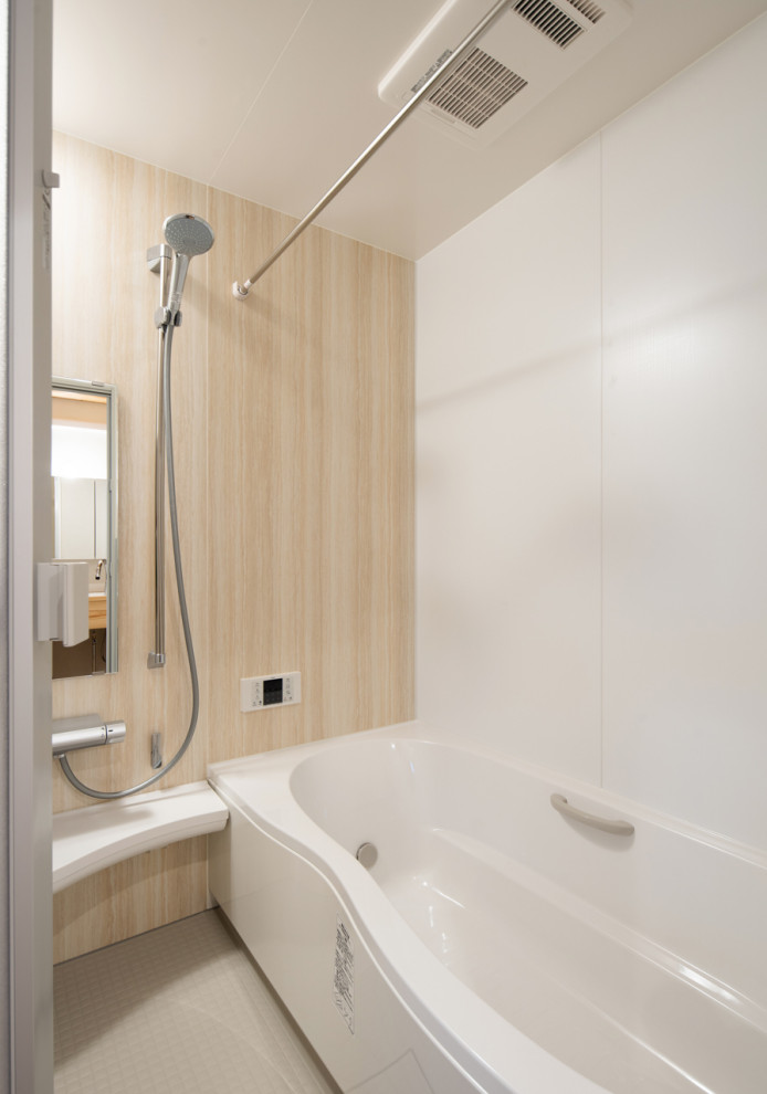 東京23区にあるおしゃれな浴室の写真