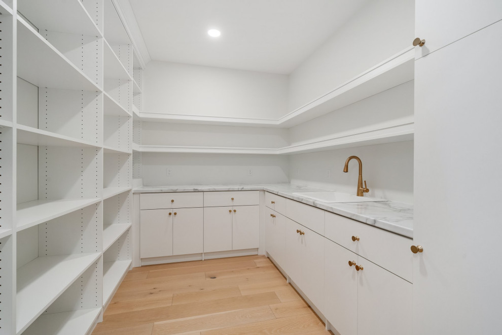 Inspiration for a mid-sized transitional home design remodel