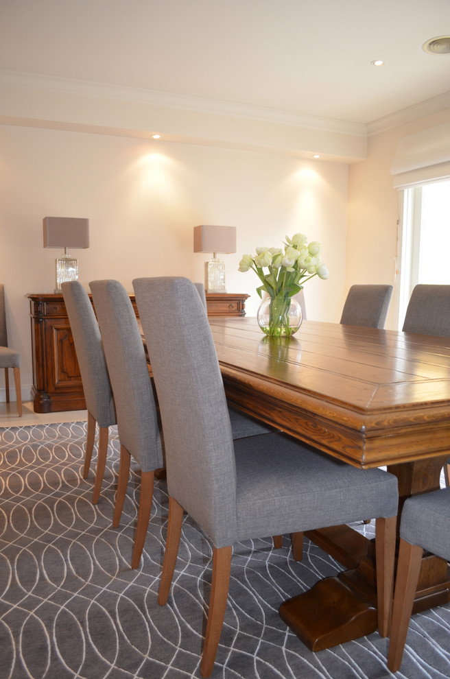 Inspiration for a contemporary dining room in Melbourne.
