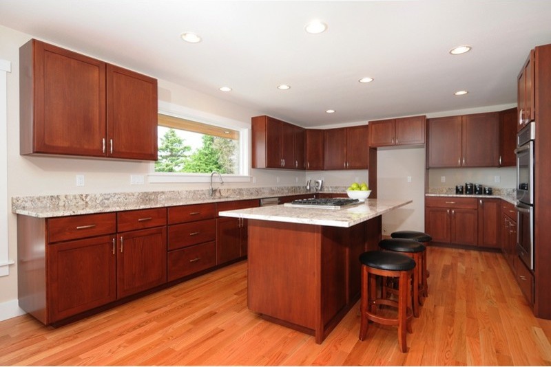 Kitchen - transitional kitchen idea in Seattle