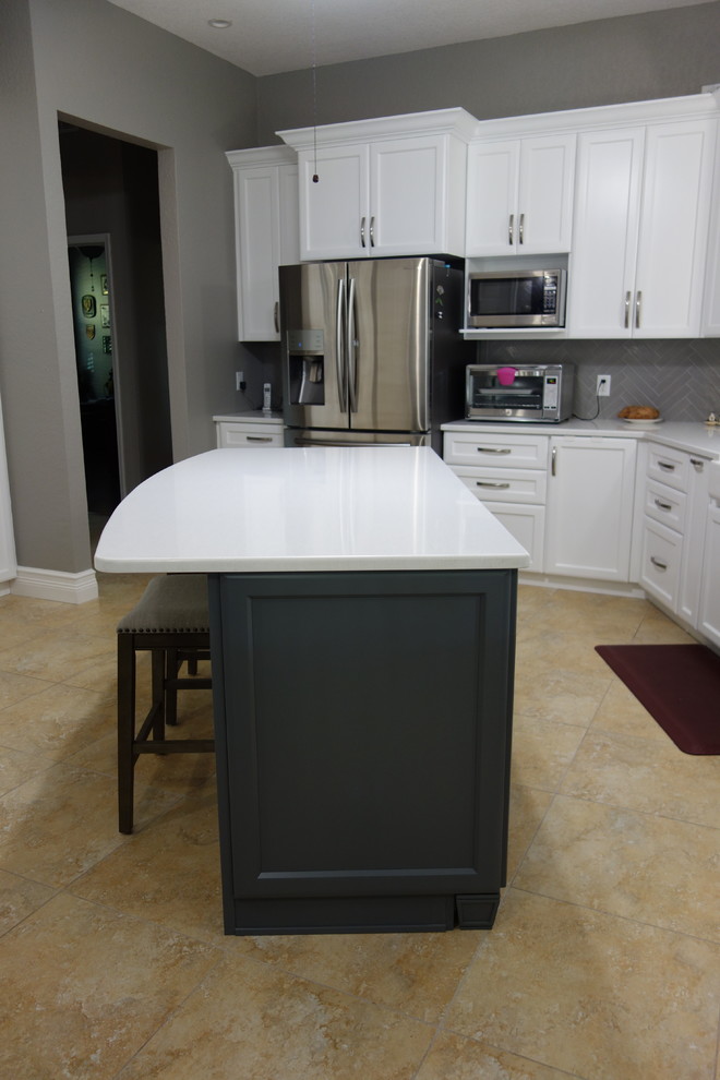 Kitchen - transitional kitchen idea
