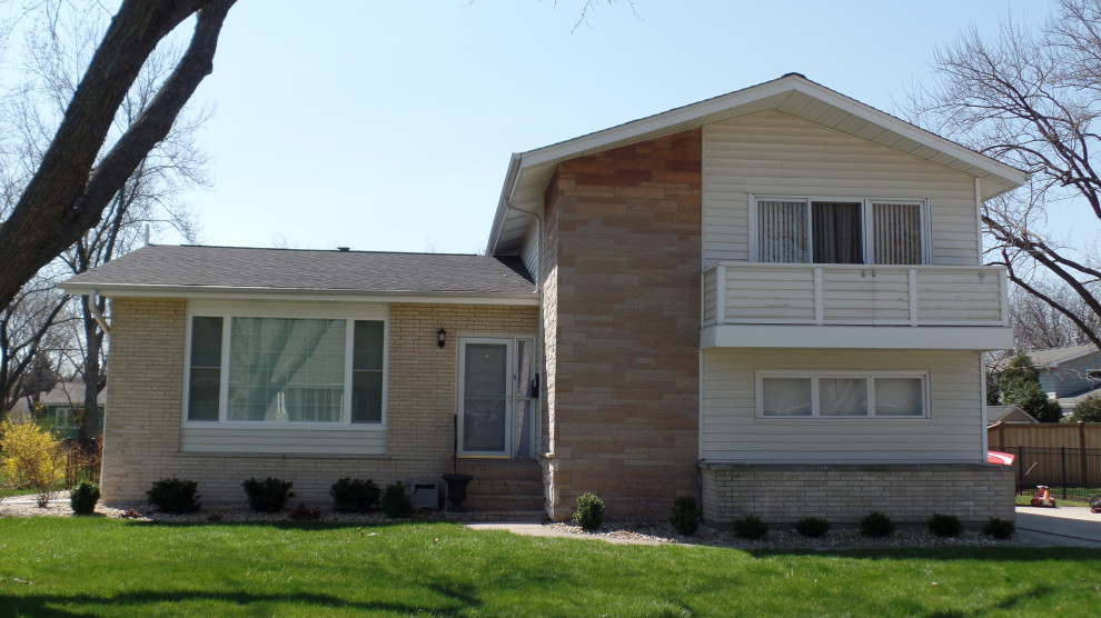 Split-Level Porch & Update - BEFORE