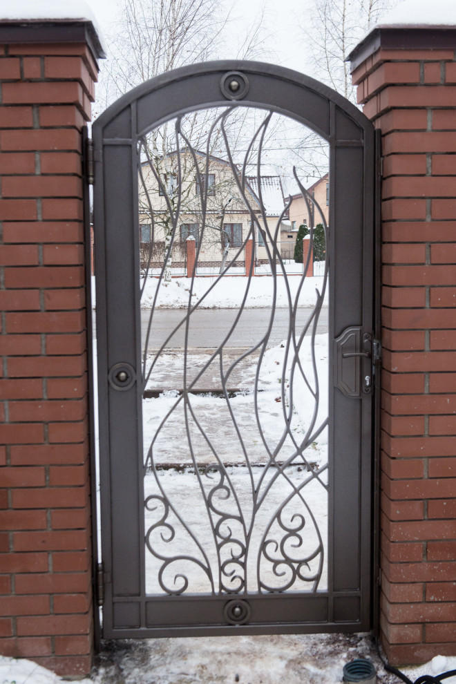 Декоративные ворота и ограждения по эскизу заказчика