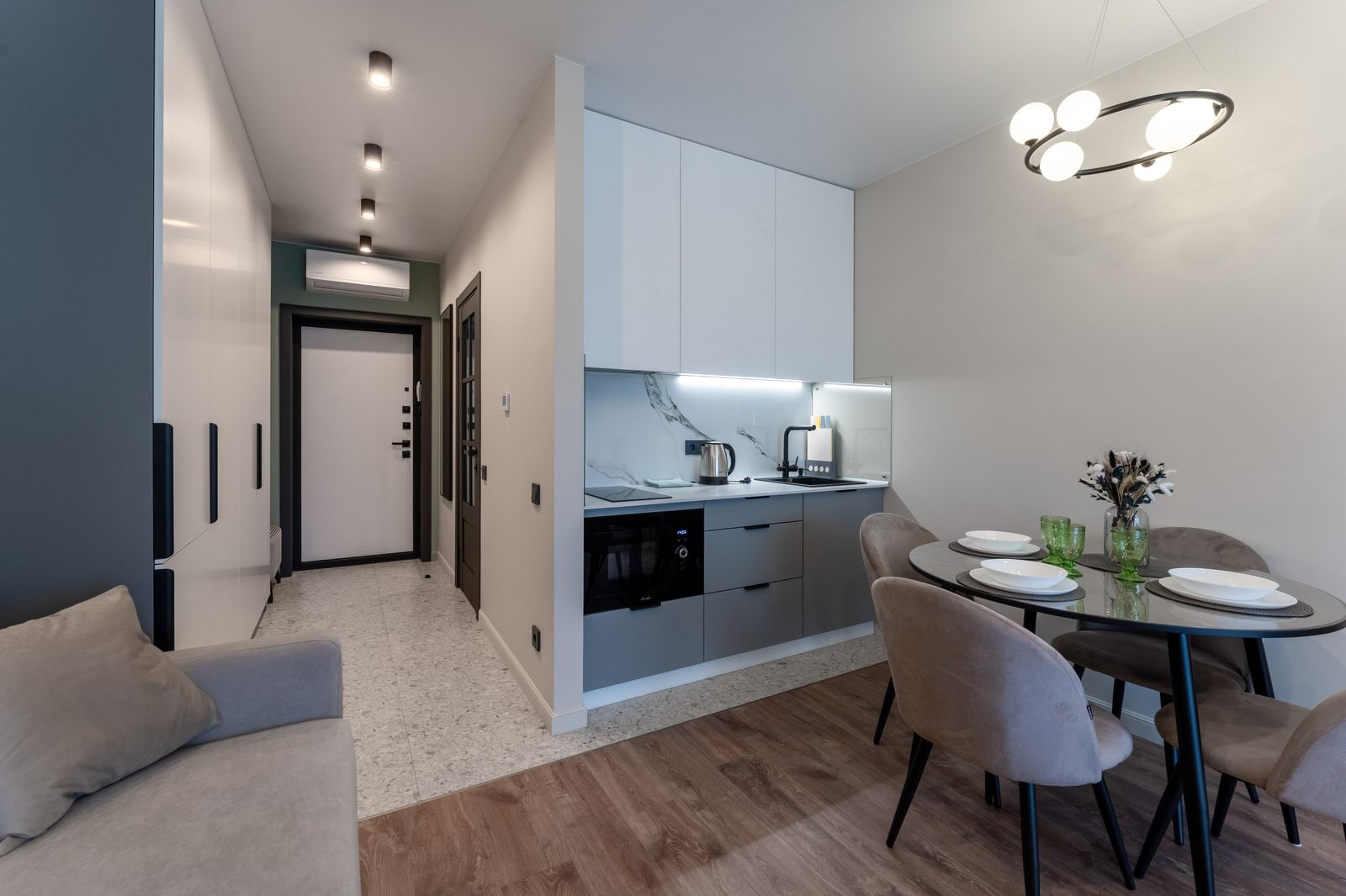 Студия для посуточной аренды в центре города Калининграда